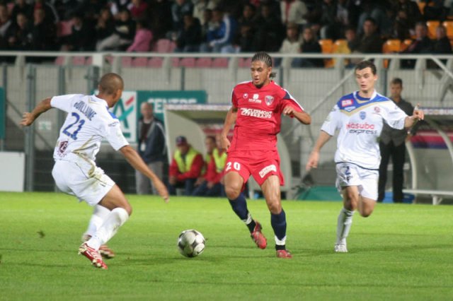 Résumé vidéo Guingamp – Troyes, 0 à 0 (16.09.2011, 7ème journée de Ligue 2)